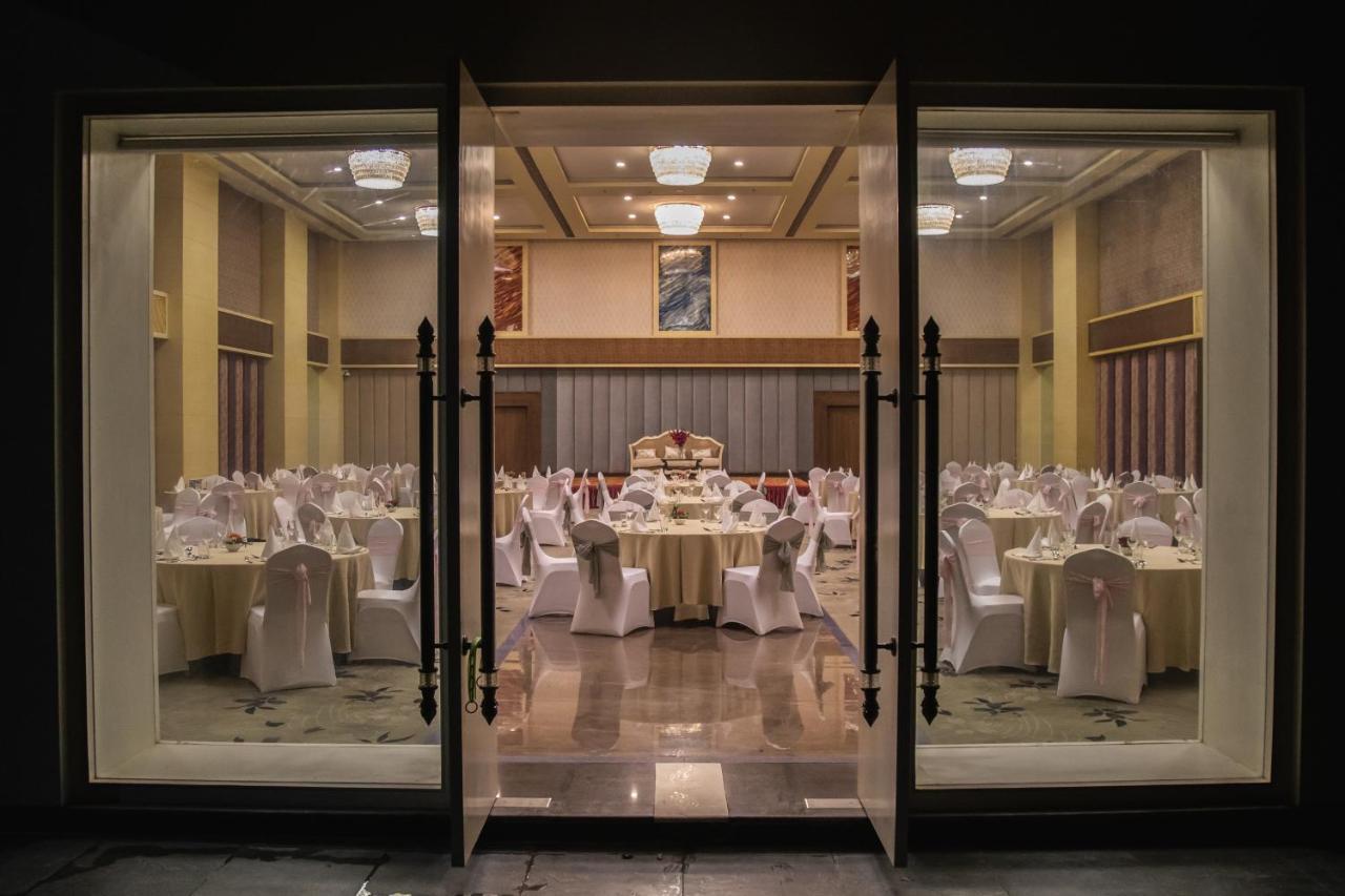 Hotel Mechi Crown Kakarvitta Екстер'єр фото