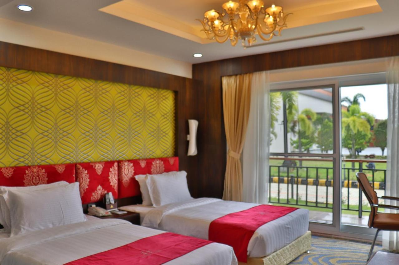 Hotel Mechi Crown Kakarvitta Екстер'єр фото